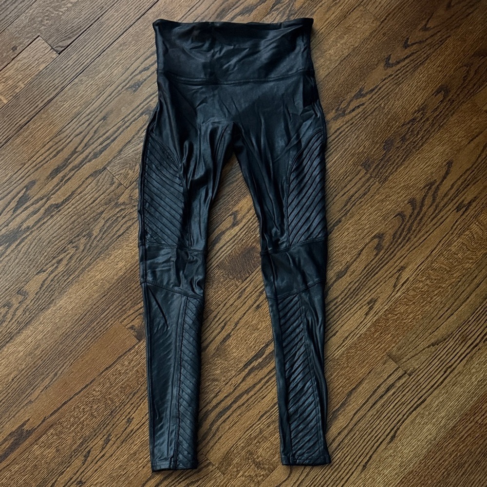 E SPANX by Sara Blakely Women Medium High Waist Black Leggings Moto